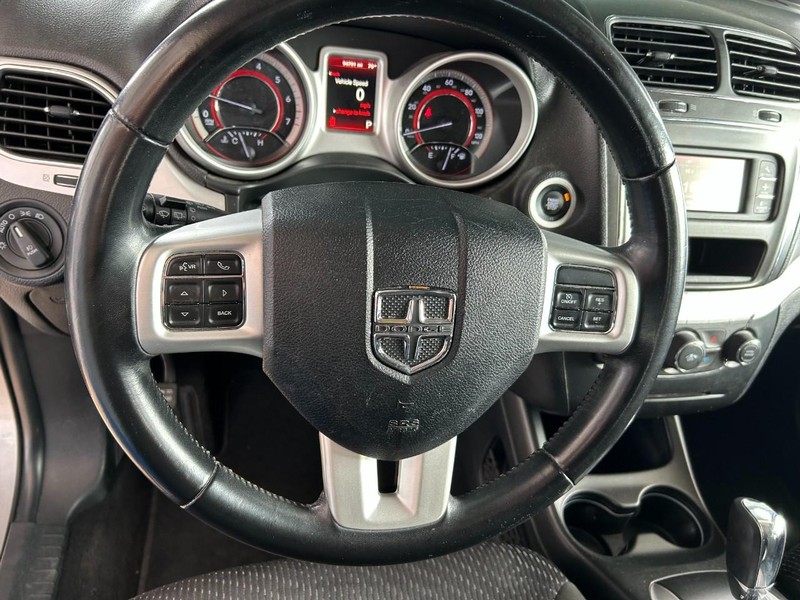 Dodge Journey Vehicle Full-screen Gallery Image 11