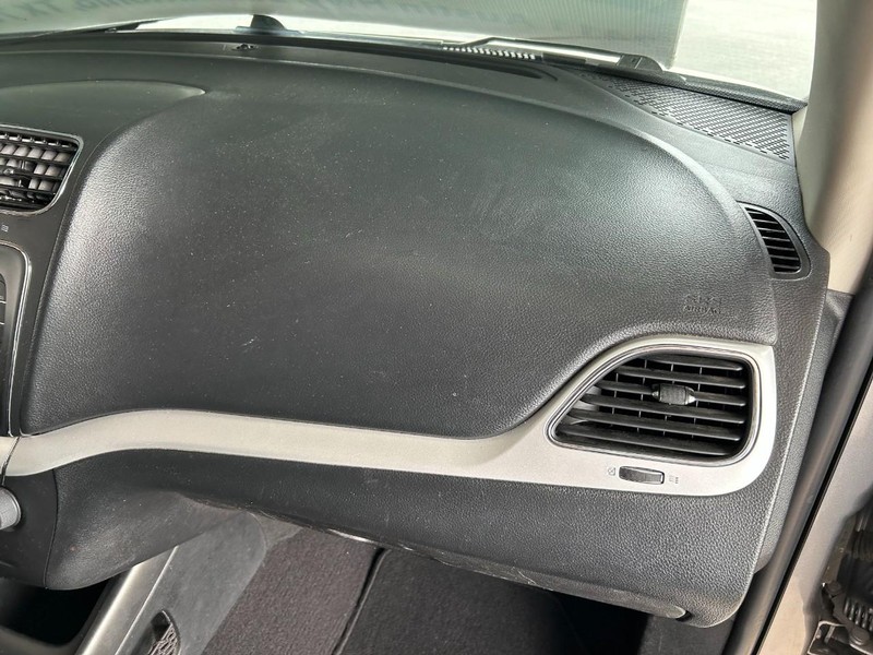 Dodge Journey Vehicle Full-screen Gallery Image 23