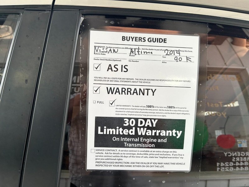 Nissan Altima Vehicle Full-screen Gallery Image 09