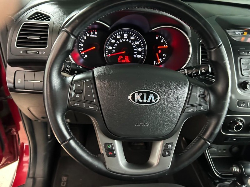 Kia Sorento Vehicle Full-screen Gallery Image 13