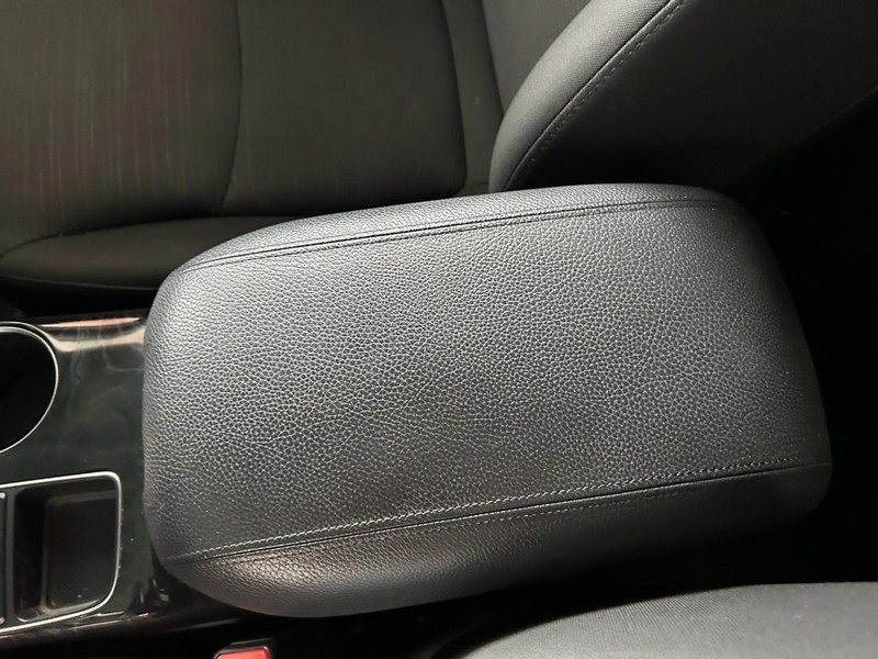 Kia Sorento Vehicle Full-screen Gallery Image 16