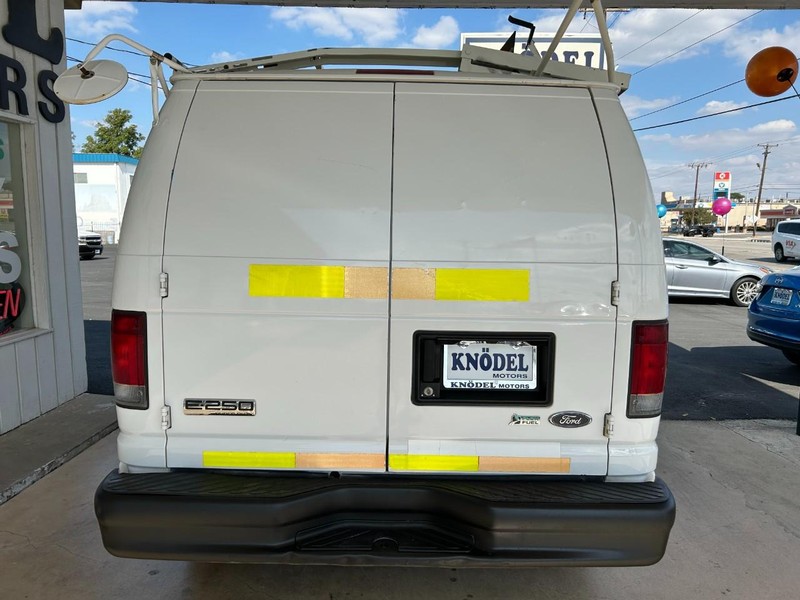 Ford Econoline Cargo Van Vehicle Full-screen Gallery Image 03