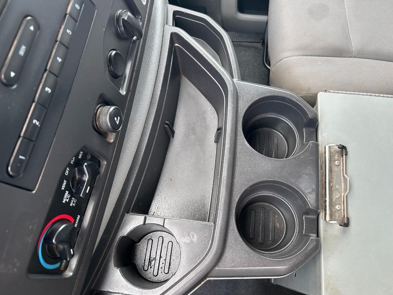 Ford Econoline Cargo Van Vehicle Full-screen Gallery Image 10