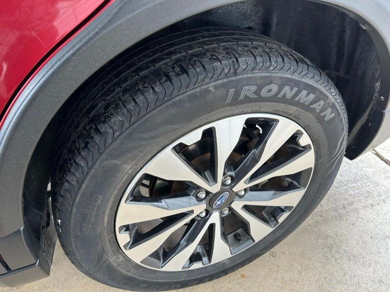 Subaru Outback Vehicle Full-screen Gallery Image 09