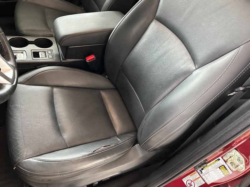 Subaru Outback Vehicle Full-screen Gallery Image 17