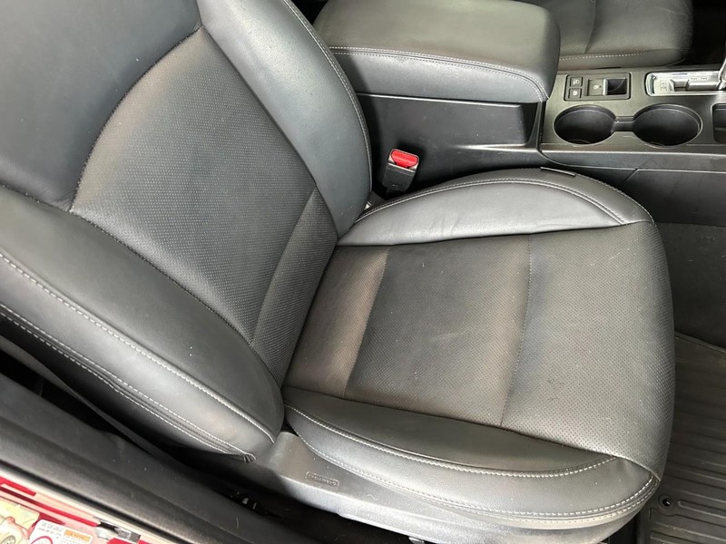 Subaru Outback Vehicle Full-screen Gallery Image 27