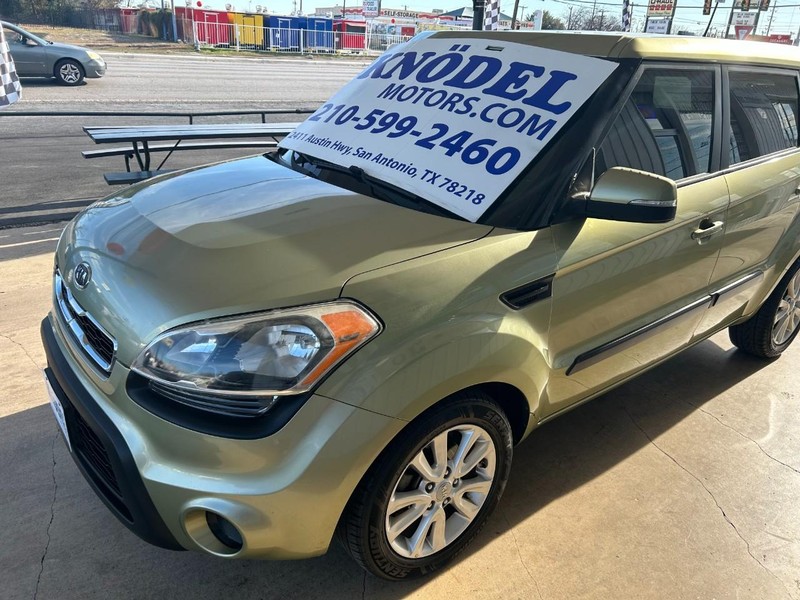 Kia Soul Vehicle Full-screen Gallery Image 05