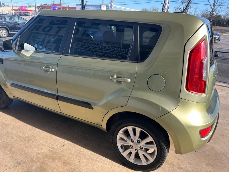 Kia Soul Vehicle Full-screen Gallery Image 06