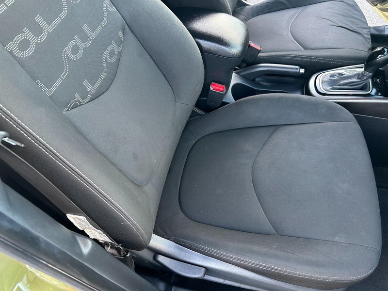 Kia Soul Vehicle Full-screen Gallery Image 24