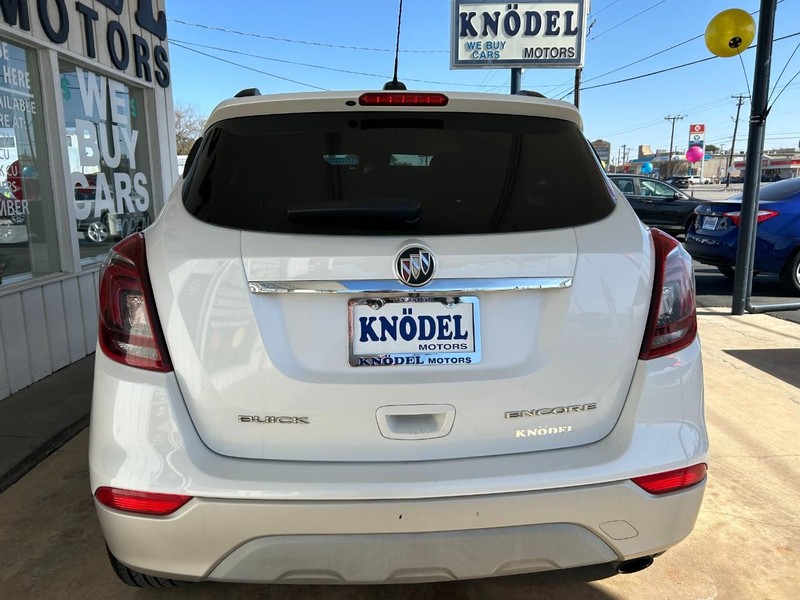 Buick Encore Vehicle Full-screen Gallery Image 03