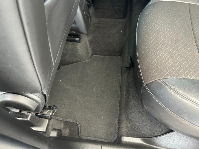 Buick Encore Vehicle Full-screen Gallery Image 21