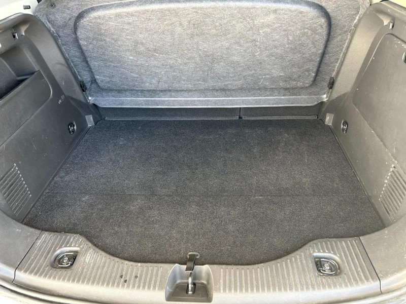 Buick Encore Vehicle Full-screen Gallery Image 23