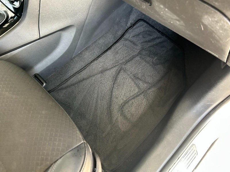 Buick Encore Vehicle Full-screen Gallery Image 26