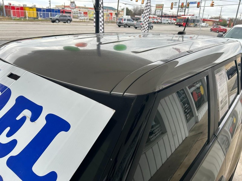 Kia Soul Vehicle Full-screen Gallery Image 07