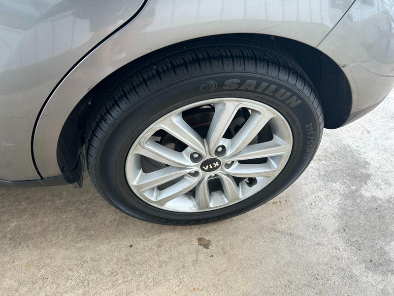 Kia Soul Vehicle Full-screen Gallery Image 08