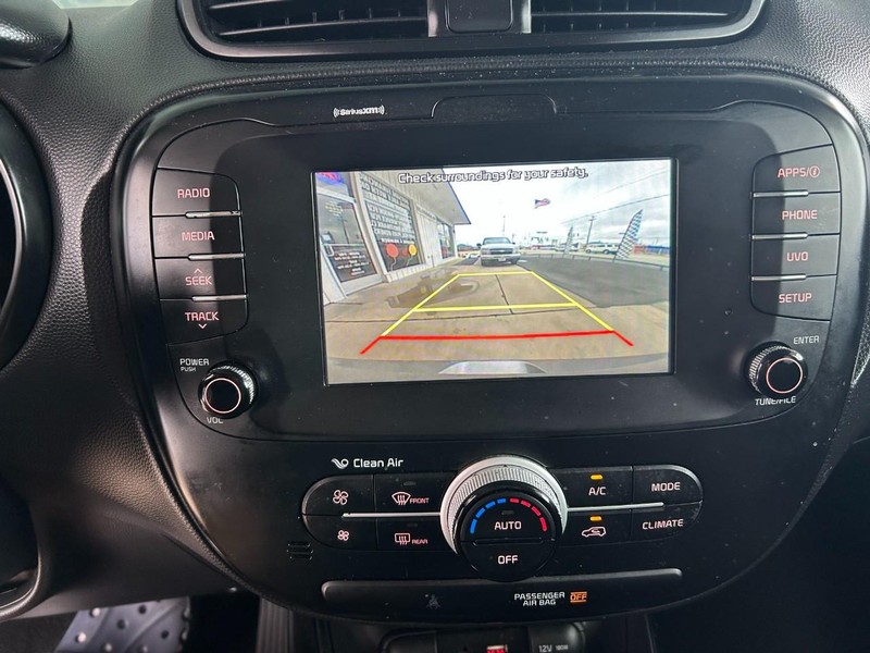 Kia Soul Vehicle Full-screen Gallery Image 12