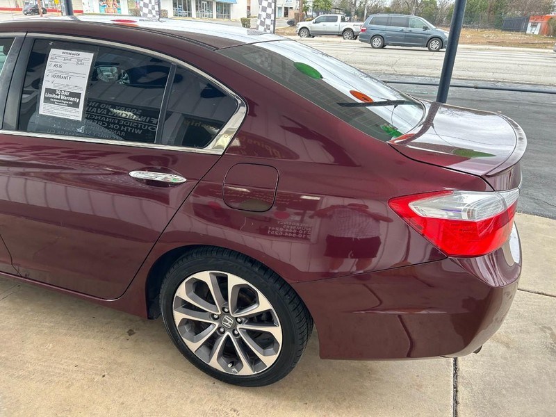 Honda Accord Sedan Vehicle Full-screen Gallery Image 06