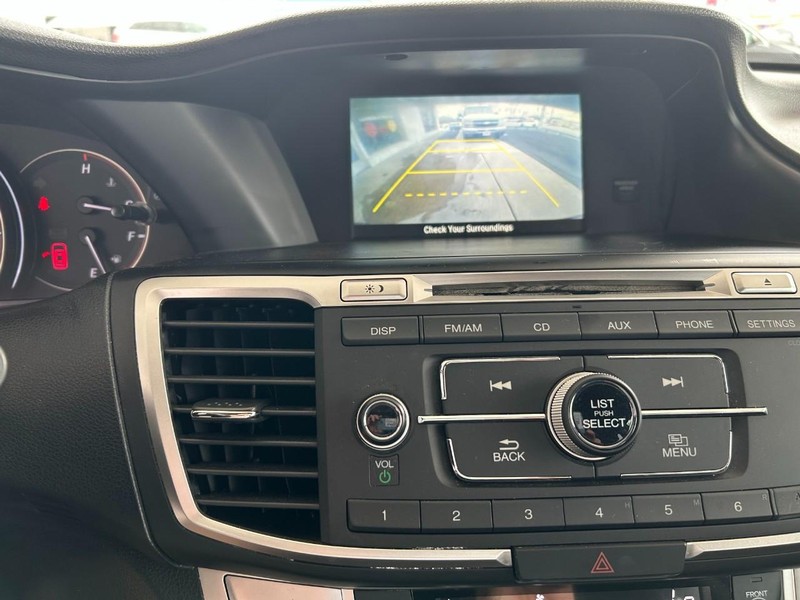 Honda Accord Sedan Vehicle Full-screen Gallery Image 12