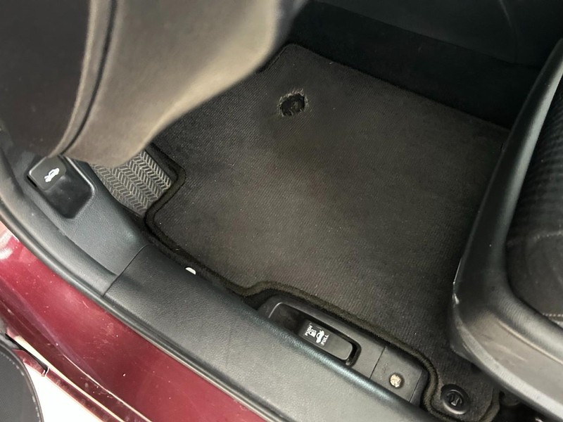 Honda Accord Sedan Vehicle Full-screen Gallery Image 18