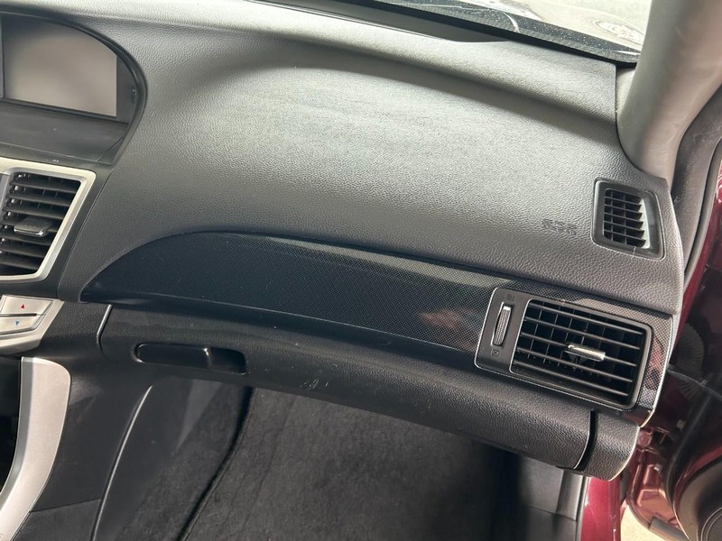 Honda Accord Sedan Vehicle Full-screen Gallery Image 26