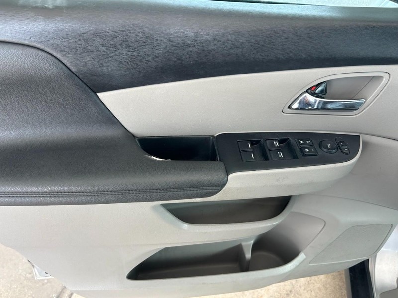 Honda Odyssey Vehicle Full-screen Gallery Image 17