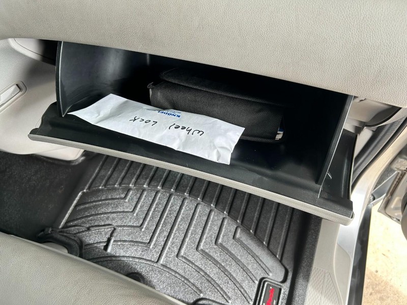 Honda Odyssey Vehicle Full-screen Gallery Image 20