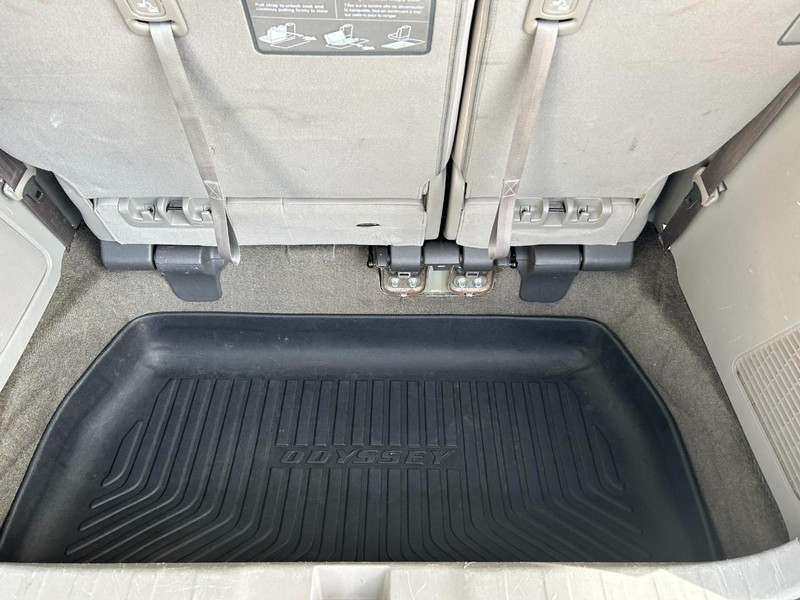 Honda Odyssey Vehicle Full-screen Gallery Image 24