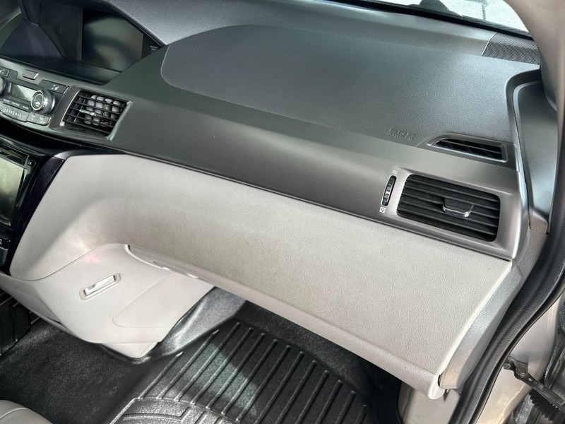 Honda Odyssey Vehicle Full-screen Gallery Image 28