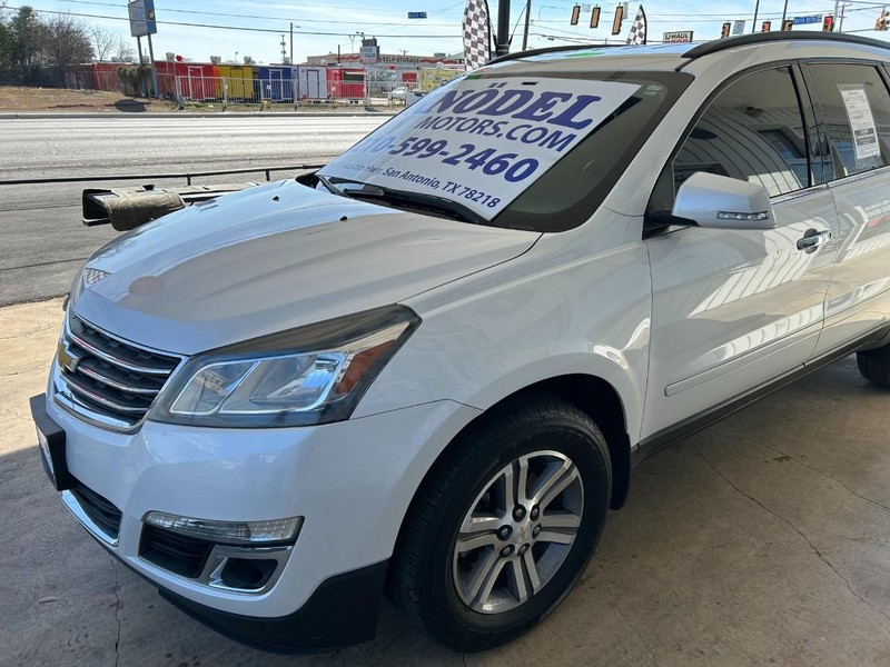 Chevrolet Traverse Vehicle Full-screen Gallery Image 05