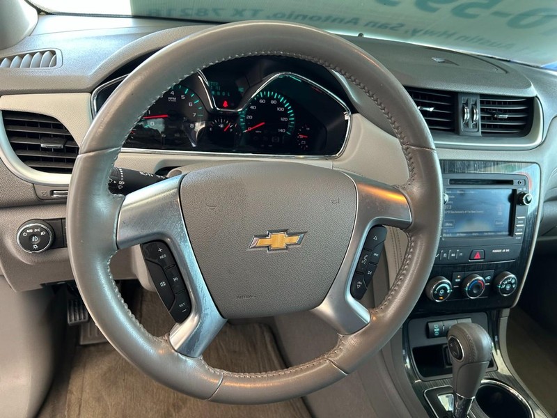 Chevrolet Traverse Vehicle Full-screen Gallery Image 12