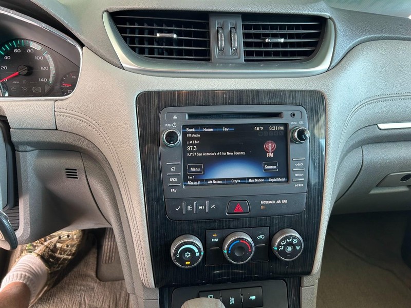 Chevrolet Traverse Vehicle Full-screen Gallery Image 14