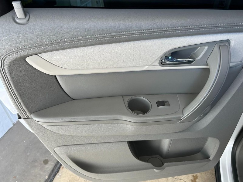 Chevrolet Traverse Vehicle Full-screen Gallery Image 27