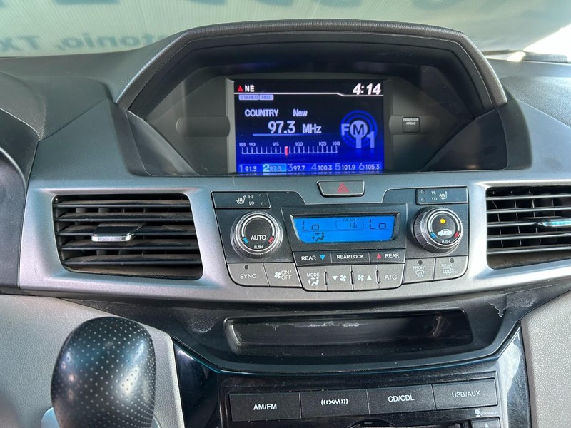 Honda Odyssey Vehicle Full-screen Gallery Image 12