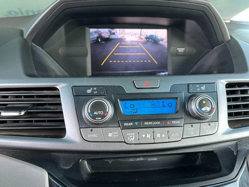 Honda Odyssey Vehicle Full-screen Gallery Image 13