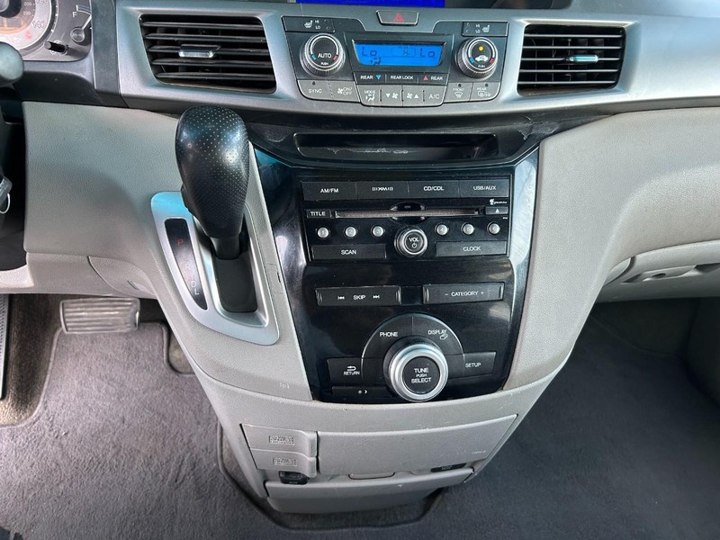 Honda Odyssey Vehicle Full-screen Gallery Image 14