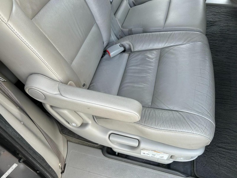 Honda Odyssey Vehicle Full-screen Gallery Image 26