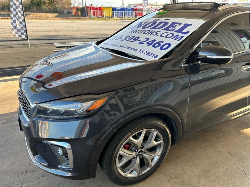 Kia Sorento Vehicle Full-screen Gallery Image 05