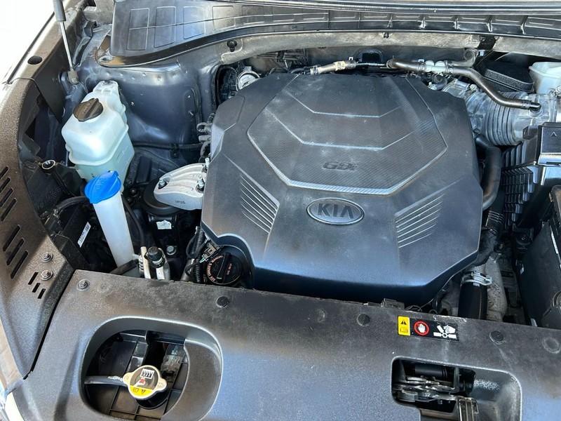 Kia Sorento Vehicle Full-screen Gallery Image 09