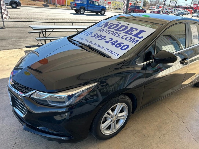 Chevrolet Cruze Vehicle Full-screen Gallery Image 05