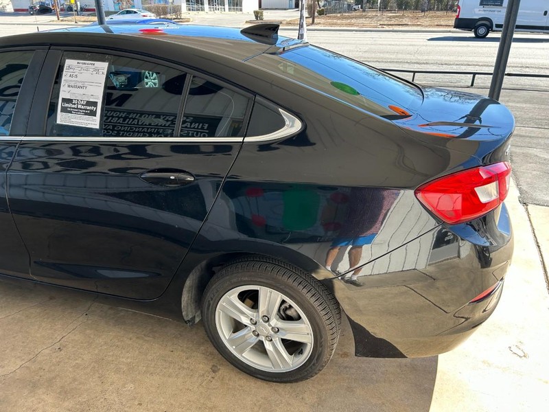 Chevrolet Cruze Vehicle Full-screen Gallery Image 06