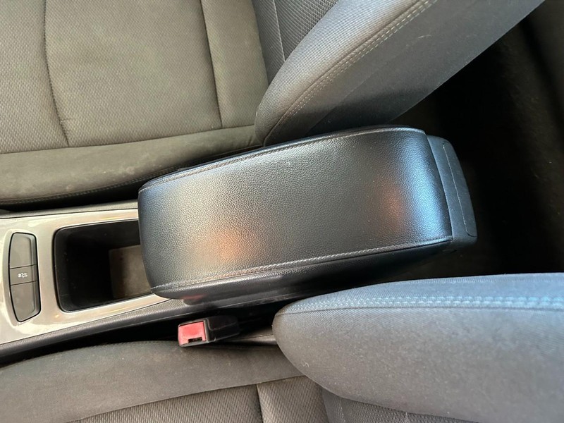 Chevrolet Cruze Vehicle Full-screen Gallery Image 14