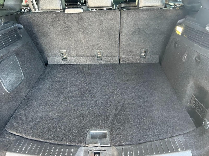 Lincoln MKC Vehicle Full-screen Gallery Image 22