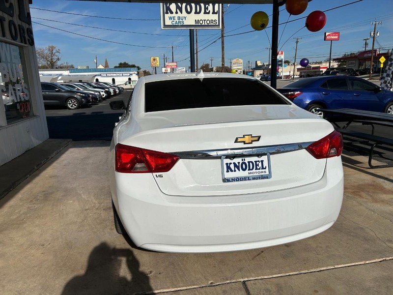 Chevrolet Impala Vehicle Full-screen Gallery Image 03