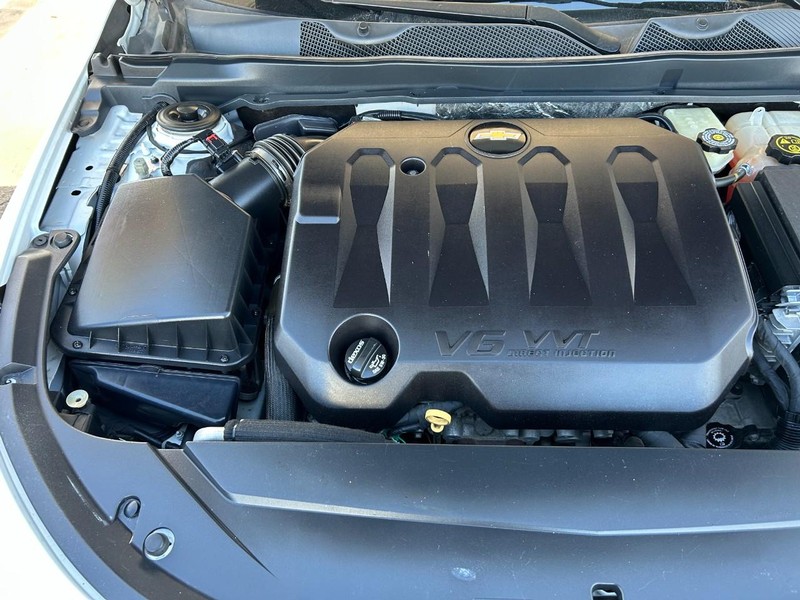 Chevrolet Impala Vehicle Full-screen Gallery Image 07