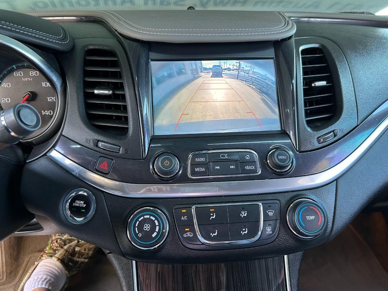 Chevrolet Impala Vehicle Full-screen Gallery Image 13