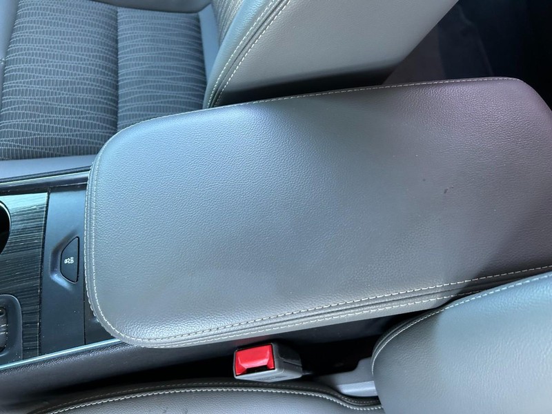 Chevrolet Impala Vehicle Full-screen Gallery Image 16