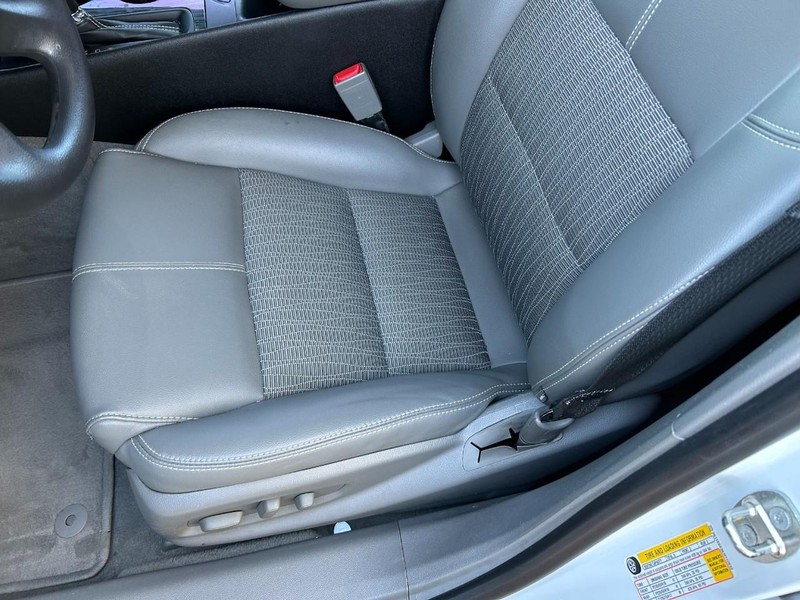 Chevrolet Impala Vehicle Full-screen Gallery Image 17