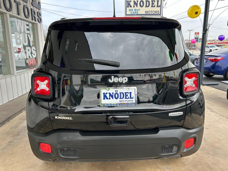 Jeep Renegade Vehicle Full-screen Gallery Image 03