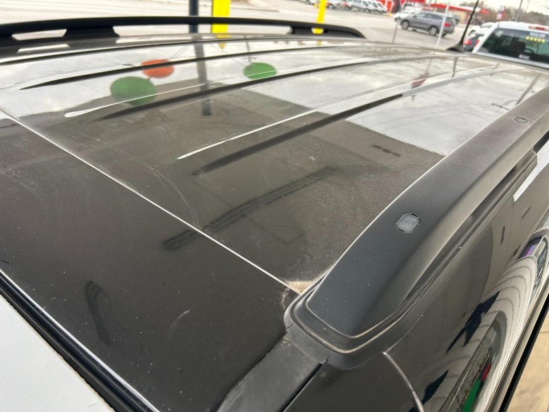 Jeep Renegade Vehicle Full-screen Gallery Image 07