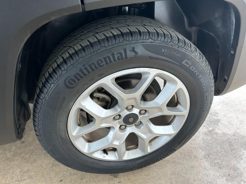 Jeep Renegade Vehicle Full-screen Gallery Image 08